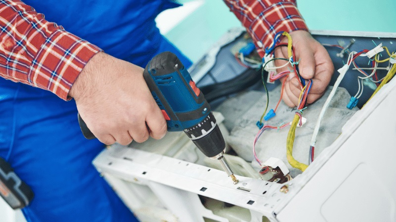 Demirci Bosch Bosch çamaşır makinesi kart tamiri – Su almama arızası orijinal parça ile giderildi. - Teknik servis örneği